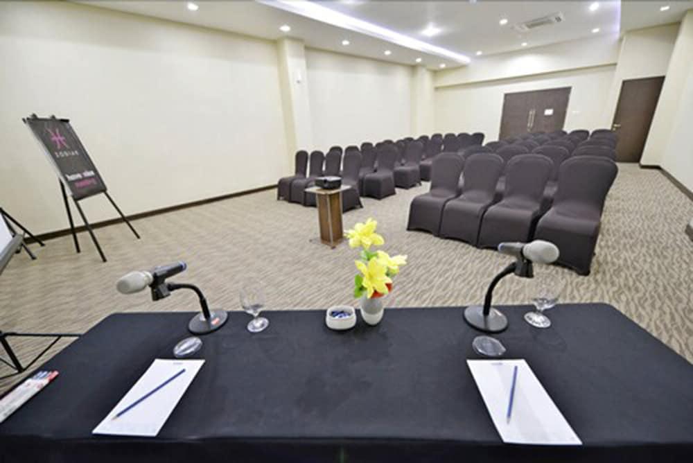 Zodiak Kebon Kawung By Kagum Hotels Bandung Exterior foto